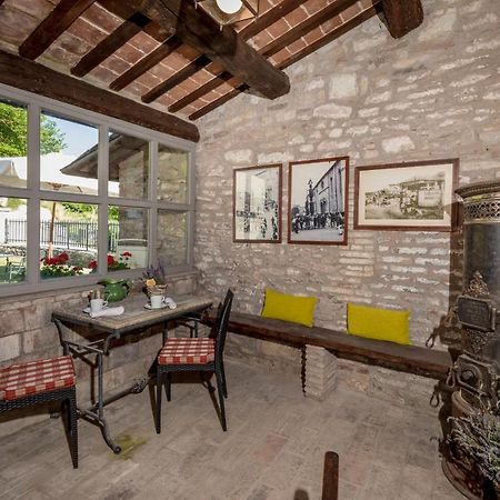 I Casali Di Villa Benveduti Gubbio Exterior foto