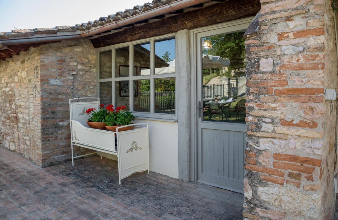 I Casali Di Villa Benveduti Gubbio Exterior foto