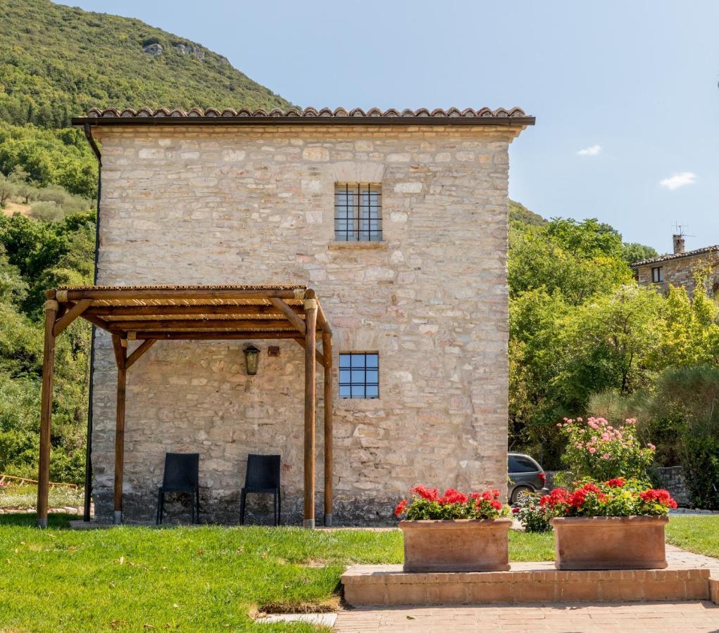 I Casali Di Villa Benveduti Gubbio Exterior foto